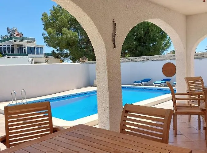 Дом отдыха Chalet Playa Flamenca